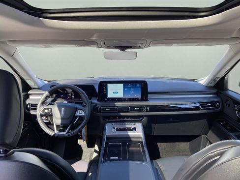 New 2025 Lincoln Aviator AWD w/ Jet Appearance Package image 10