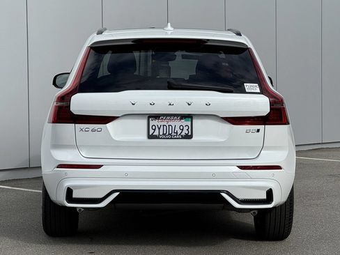 Used 2026 Volvo XC60 B5 Core AWD/4WD image 4