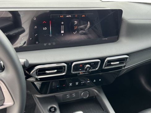 New 2026 Nissan Sentra SV image 9