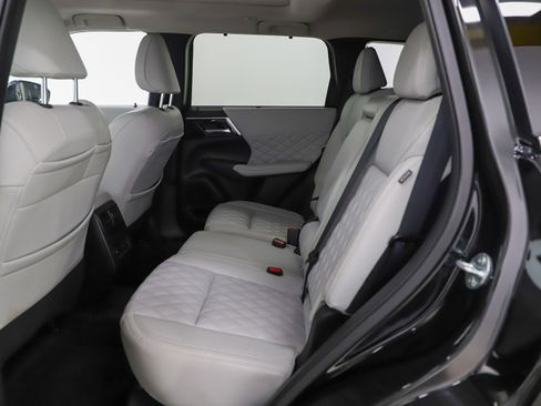 Used 2024 Mitsubishi Outlander SEL image 15