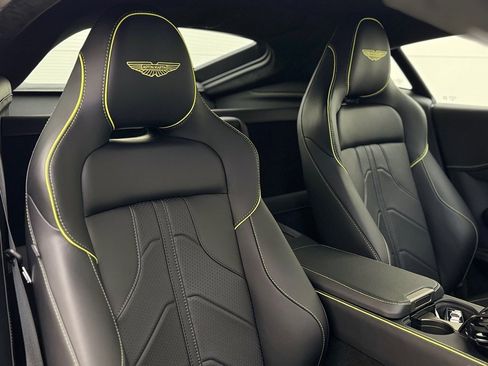 Used 2025 Aston Martin V8 Vantage Coupe image 5