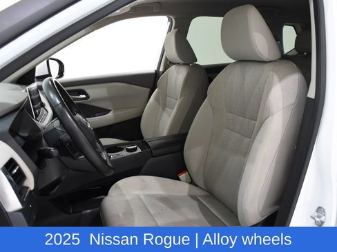 Used 2025 Nissan Rogue SV AWD/4WD image 22