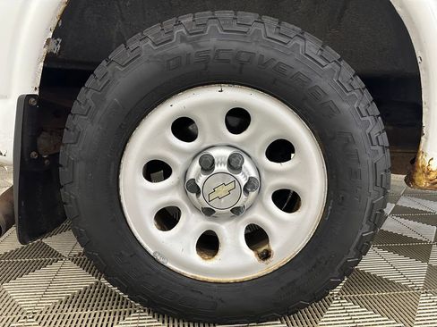 Used 2013 Chevrolet Express 1500 image 23