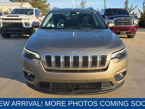 Used 2019 Jeep Cherokee Latitude w/ Cold Weather Group image 8