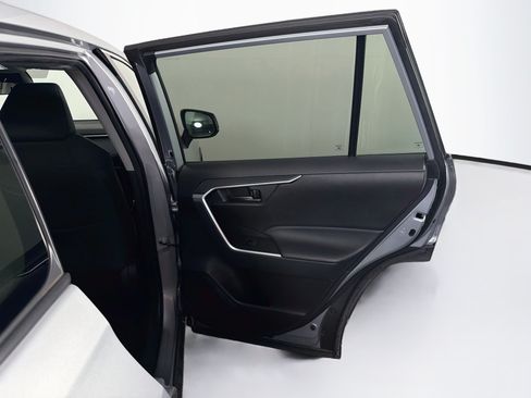 Used 2025 Toyota RAV4 LE AWD/4WD image 30