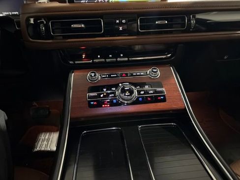 Certified 2023 Lincoln Aviator Reserve w/ Equipment Group 201A image 20