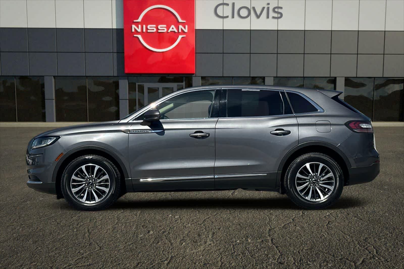 Used 2022 Lincoln Nautilus FWD w/ Premium Package image 6