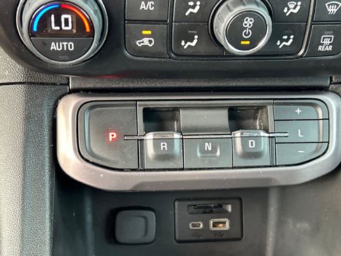 Used 2022 GMC Acadia AT4 w/ Technology Package AWD/4WD image 26