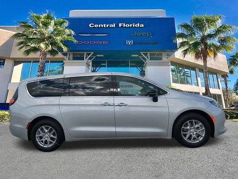 New 2026 Chrysler Voyager LX FWD image 4