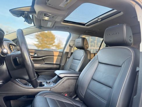 Used 2022 GMC Acadia Denali w/ Denali Ultimate Package image 17