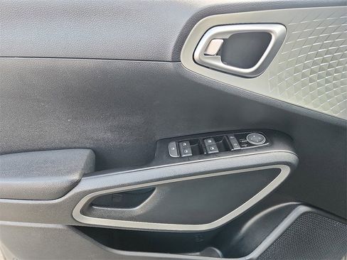 Used 2023 Kia Soul LX w/ Option Group 015 image 12