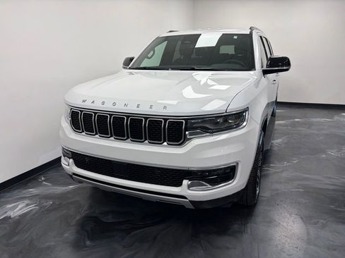 Used 2024 Jeep Wagoneer L Series II w/ Flexible Seating Group image 3