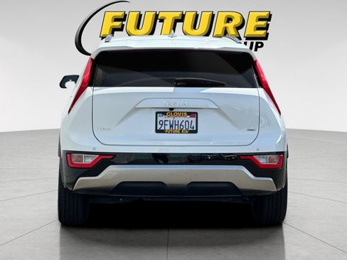 Certified 2023 Kia Niro EX Touring FWD image 5