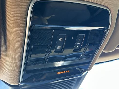 Used 2023 Land Rover Range Rover Sport SE image 35