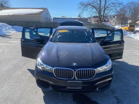 Used 2019 BMW 740i xDrive w/ Executive Package image 30
