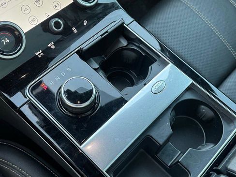 Used 2020 Land Rover Range Rover Velar S image 30