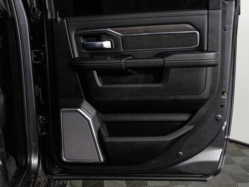 Used 2025 RAM 3500 Laramie AWD/4WD image 36