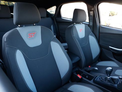 Used 2017 Ford Focus ST image 19