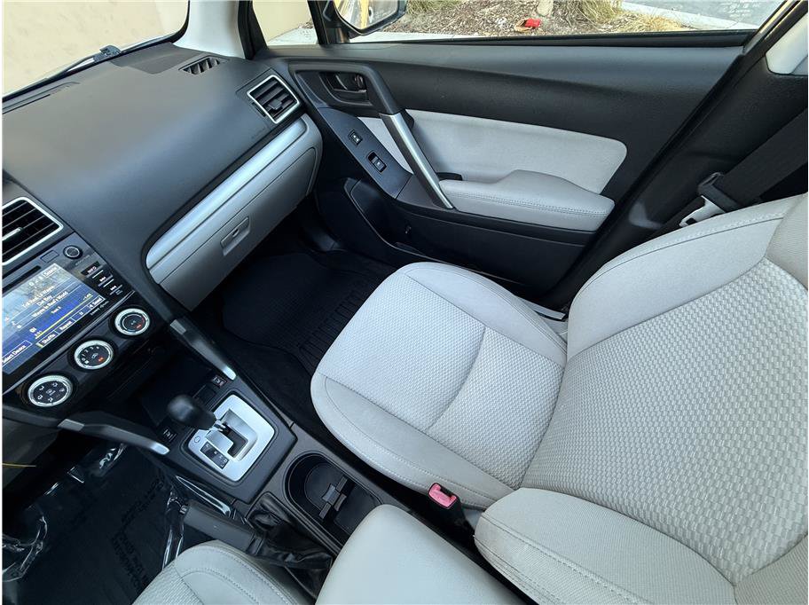 Used 2016 Subaru Forester 2.5i Premium AWD/4WD image 10