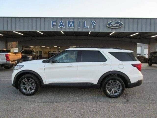 New 2026 Ford Explorer Active w/ Active Comfort Package AWD/4WD image 2