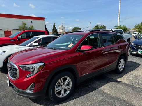 Used 2021 GMC Terrain SLE w/ Driver Convenience Package FWD image 2