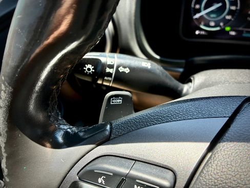 Used 2022 Hyundai Kona Limited FWD image 48