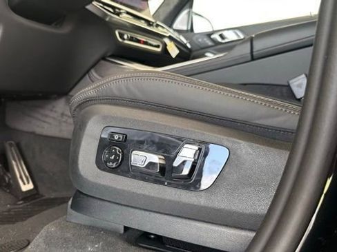 Used 2026 BMW X7 M60i image 69