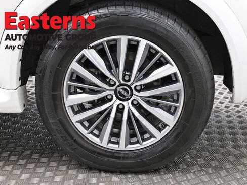 Used 2024 Nissan Armada SL w/ Captain's Chairs Package image 38