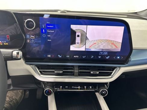 Used 2024 Chevrolet Equinox EV LT image 21