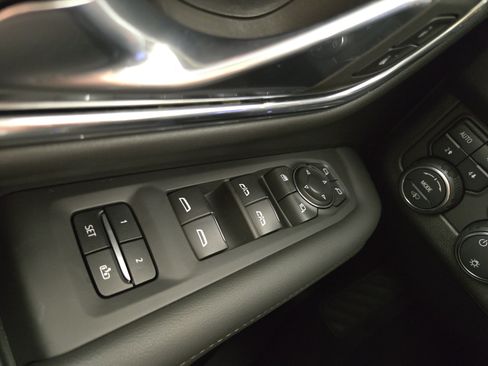 Certified 2023 Chevrolet Tahoe High Country AWD/4WD image 32