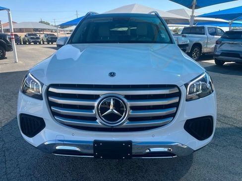 Used 2025 Mercedes-Benz GLS 450 4MATIC image 2
