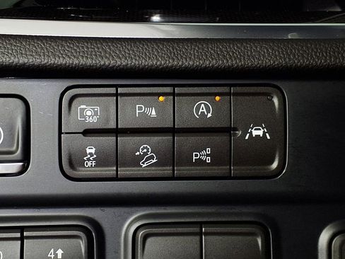 Used 2026 Chevrolet Suburban RST w/ Comfort Package AWD/4WD image 18