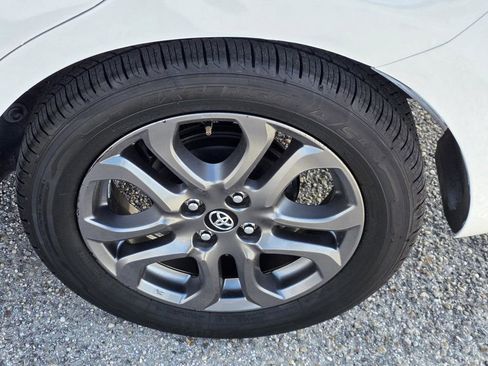 Used 2020 Toyota Yaris LE image 28