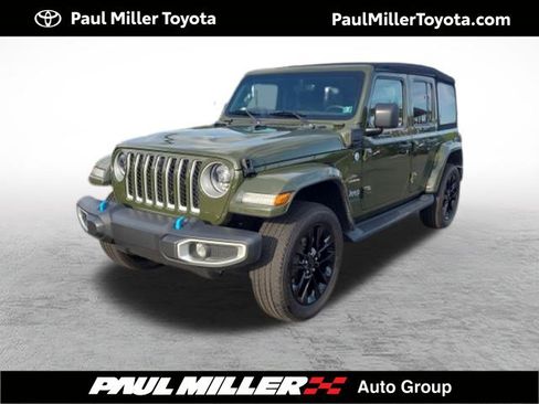 Used 2023 Jeep Wrangler Unlimited Sahara w/ Cold Weather Group AWD/4WD image 1