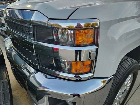 Used 2019 Chevrolet Silverado 2500 LTZ w/ Duramax Plus Package image 6