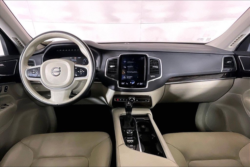 Used 2018 Volvo XC90 T5 Momentum w/ Convenience Package AWD/4WD image 14