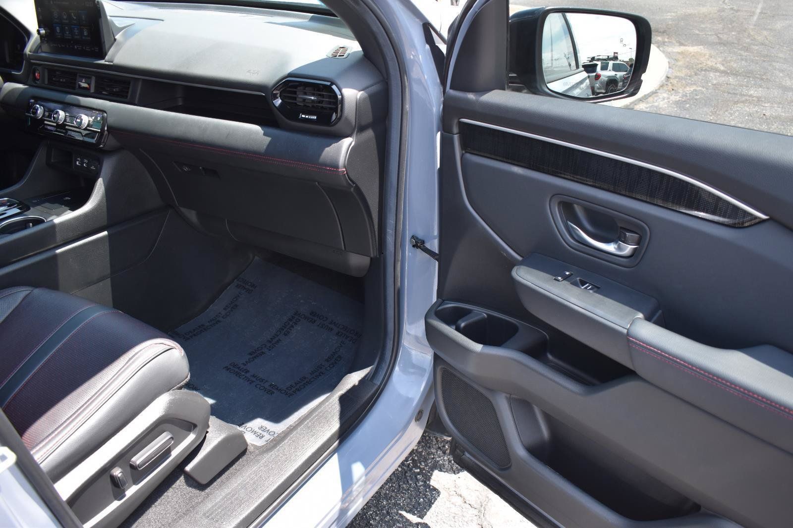 Used 2025 Honda Pilot Black Edition image 16