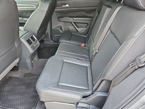 Used 2020 Volkswagen Atlas Cross Sport SE image 18