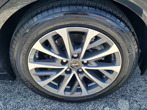 Used 2022 Lexus ES 350 w/ Accessory Package FWD image 9