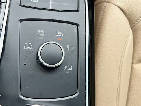 Used 2019 Mercedes-Benz GLE 400 4MATIC w/ Premium 1 Package image 40