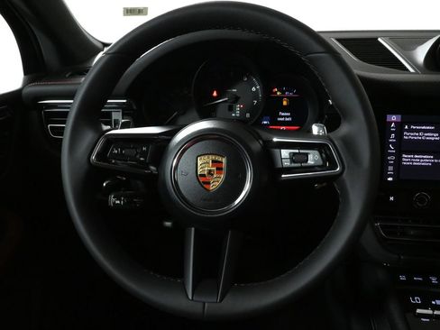 Used 2026 Porsche Macan AWD/4WD image 17