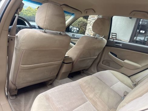 Used 2004 Honda Accord LX image 11
