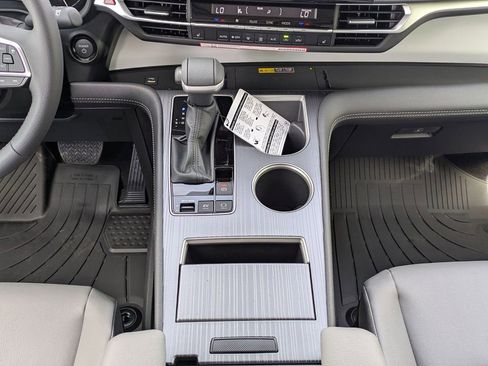 New 2026 Toyota Sienna XLE image 21