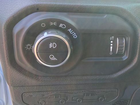 New 2025 Jeep Gladiator Sport image 15