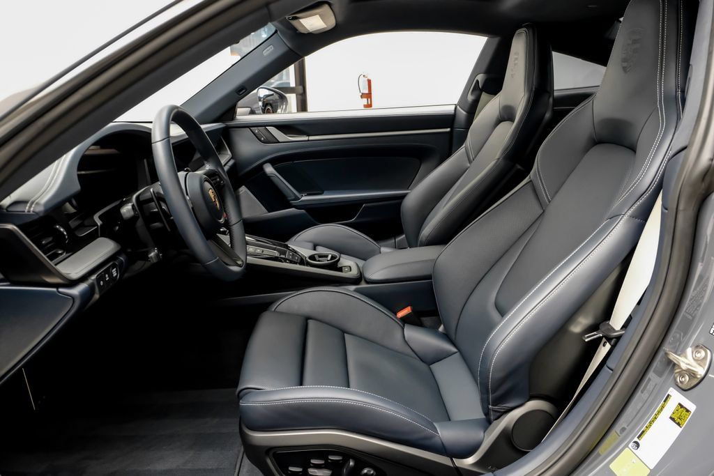 Used 2025 Porsche 911 Carrera S RWD image 8