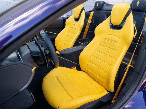 Used 2024 Ferrari Roma Spider image 31