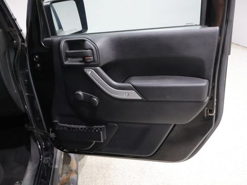 Used 2015 Jeep Wrangler Unlimited Sport AWD/4WD image 21