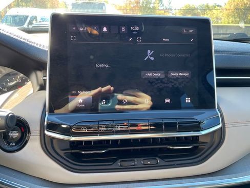 Used 2022 Jeep Compass Limited image 33