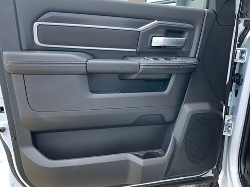 New 2025 RAM 2500 Big Horn AWD/4WD image 15