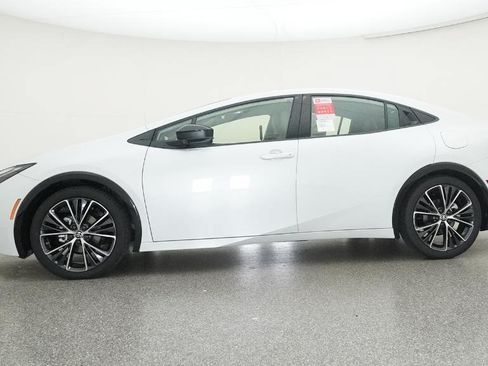 Used 2026 Toyota Prius XLE FWD image 33